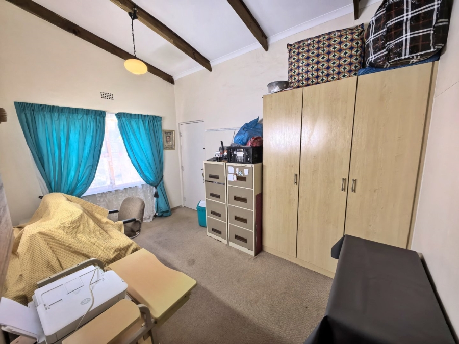 5 Bedroom Property for Sale in Fraaiuitsig Western Cape